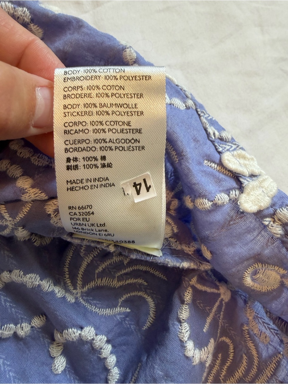 Anthropologie Pilcro Blue White Floral Appliqué Blouse Size Medium Embroidered - Picture 10 of 10